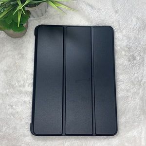 iPad Air 4 10.8in Black Case